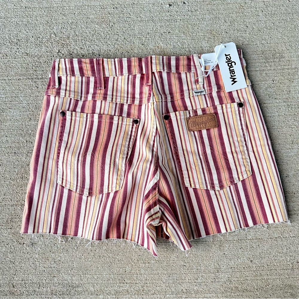 New With Tags Wrangler High Rise Cowboy Shorts